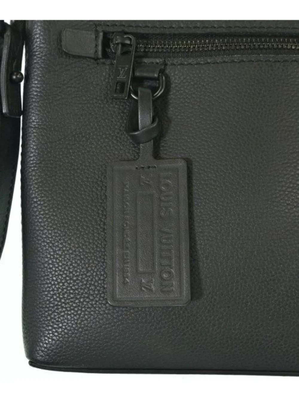 Louis Vuitton Clutch Black